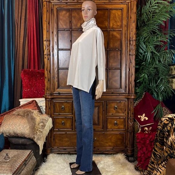 WynneLayers Oyster Stretch Velvet Side Slit Turtleneck Top - Picture 6 of 14